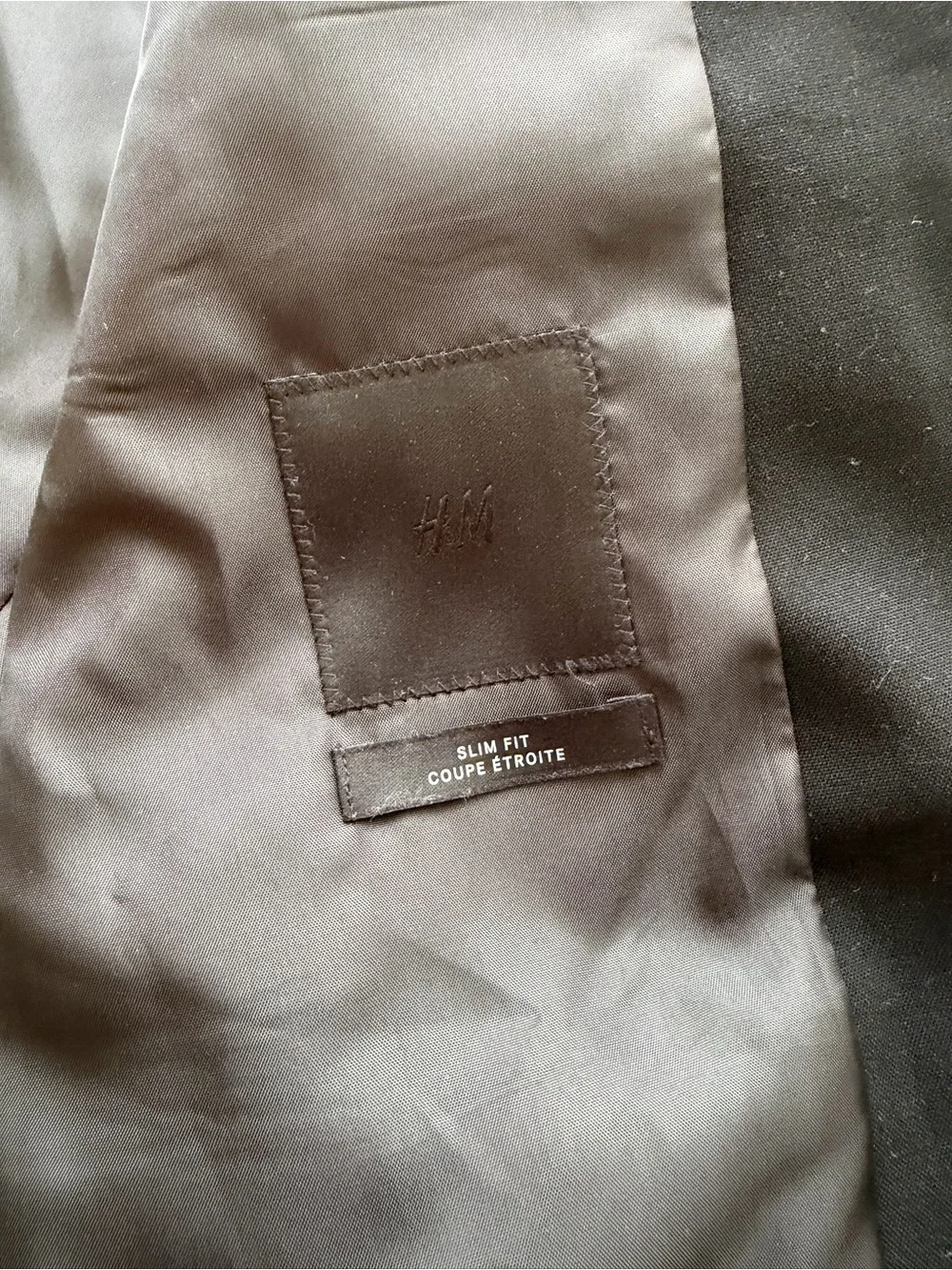 H&M Men's Black Two-Button Blazer with Notch Lapel